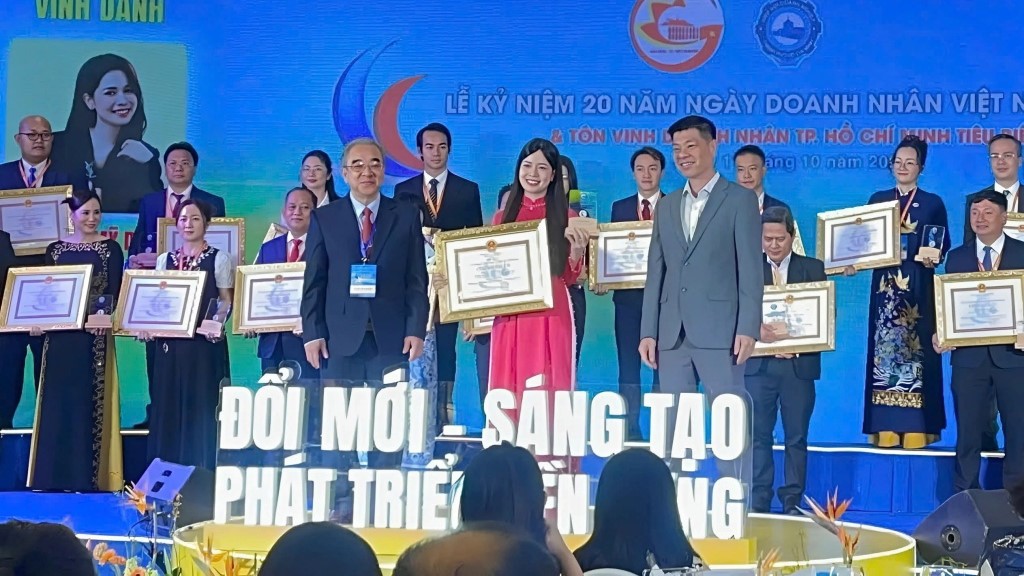 Thạc sĩ Võ Thị Mỹ Duyên xuất sắc nhận danh hiệu Doanh nhân TPHCM tiêu biểu 2024